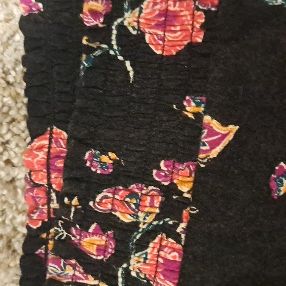 Hollister floral bodysuit- size S- EUC - Picture 7 of 7